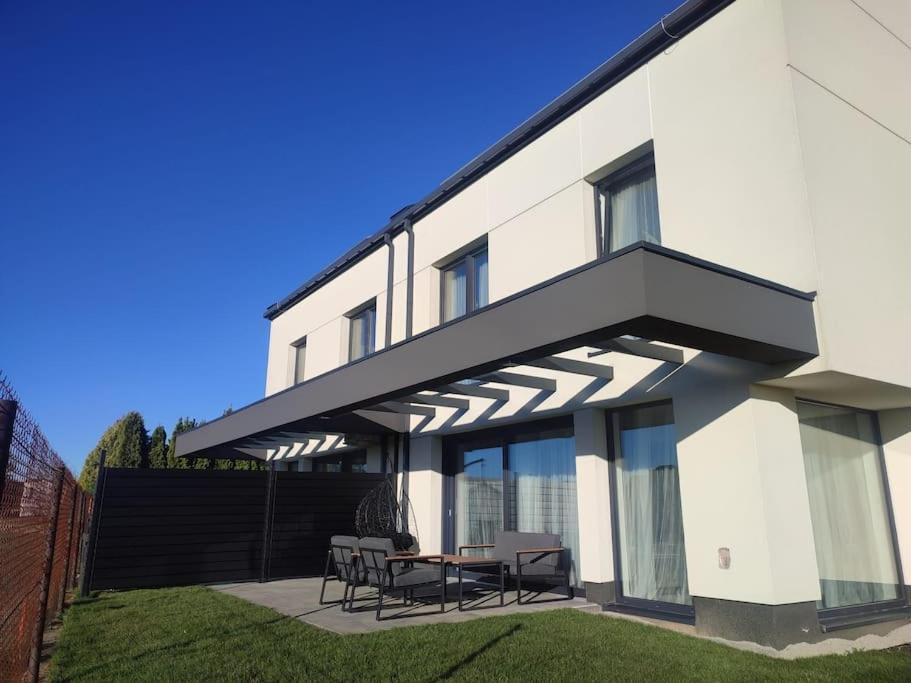 Przestronny Apartament, Ogrodek, Bezplatne Miejsca Postojowe W Garazu, Awg Apartments, Krakow